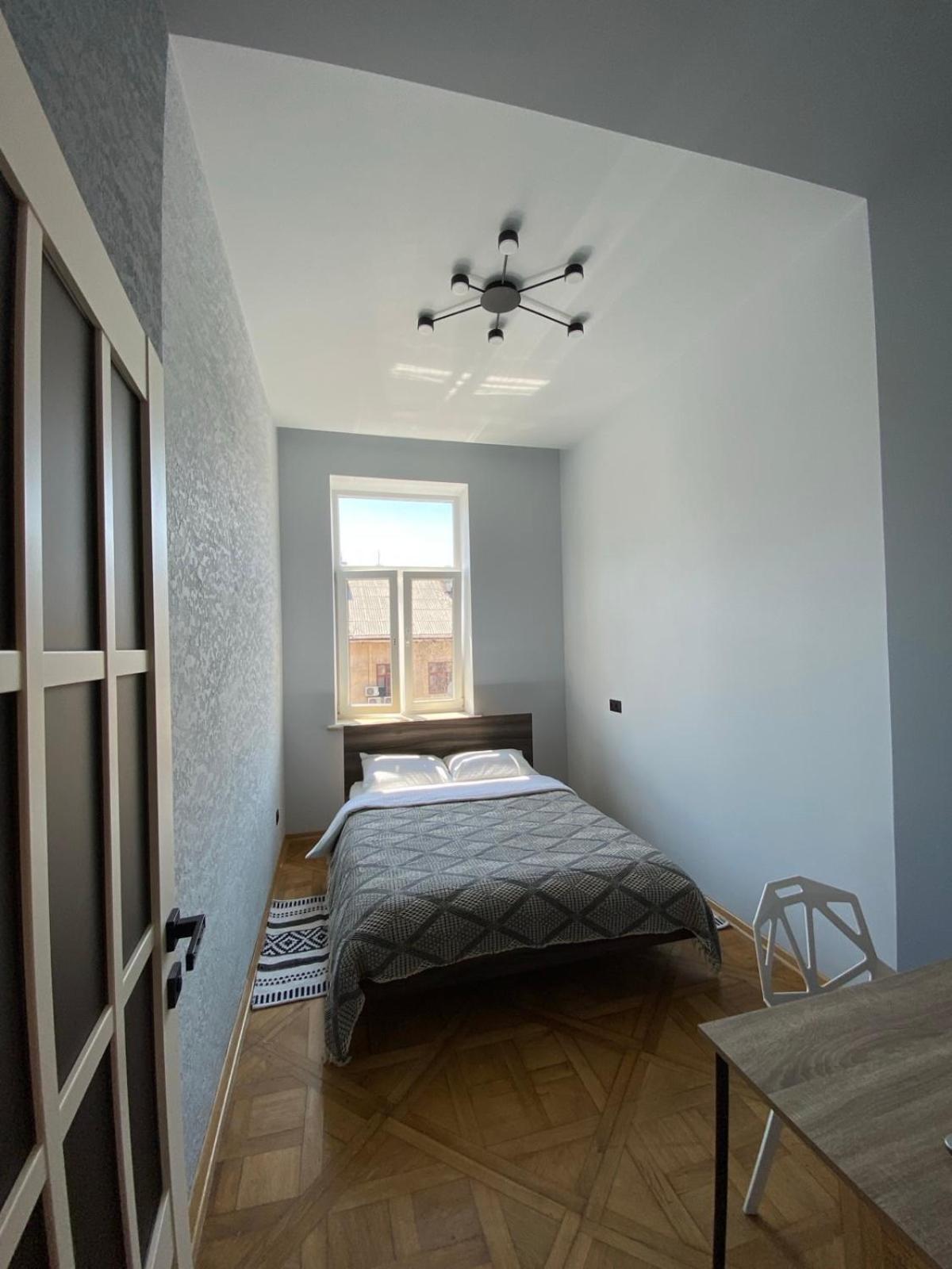 3 Bedrooms Apartment On Nasypna 3 Lviv Kültér fotó